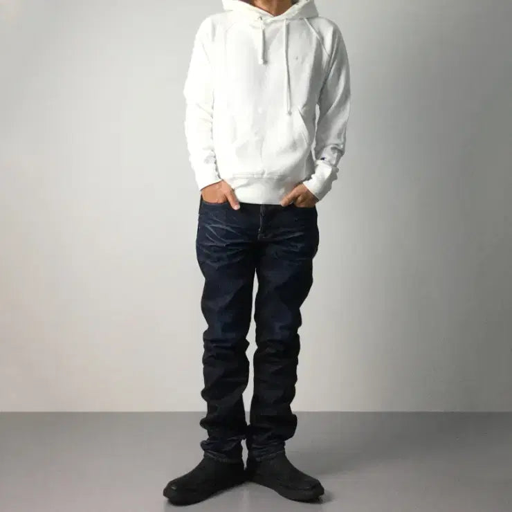 [BUNJANG] KURO DENIM Fading Denim Jeans Slim Straight Fit / KURO DENIM 페이딩 데님진 - 30