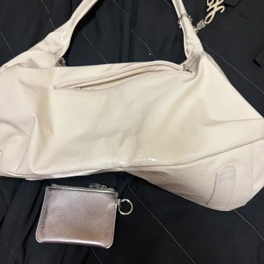 [BUNJANG] HYUJENNE Glick Hobo Shoulder Bag Crossbody L / HYUJENNE 휴젠느 글릭 호보 숄더백 크로스백 L