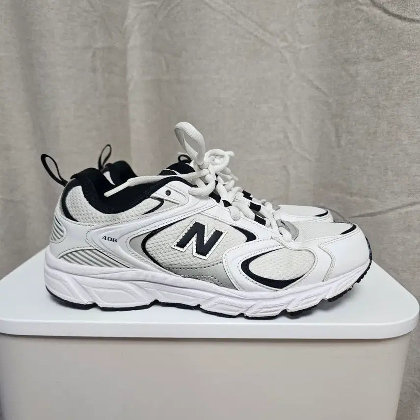 [BUNJANG] New Balance 408 White Black Sneakers / .250뉴발란스 408 화이트 블랙 운동화 -885