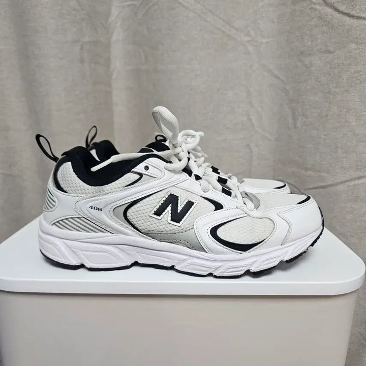 [BUNJANG] New Balance 408 White Black Sneakers / .250뉴발란스 408 화이트 블랙 운동화 -885