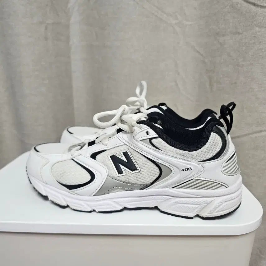 [BUNJANG] New Balance 408 White Black Sneakers / .250뉴발란스 408 화이트 블랙 운동화 -885