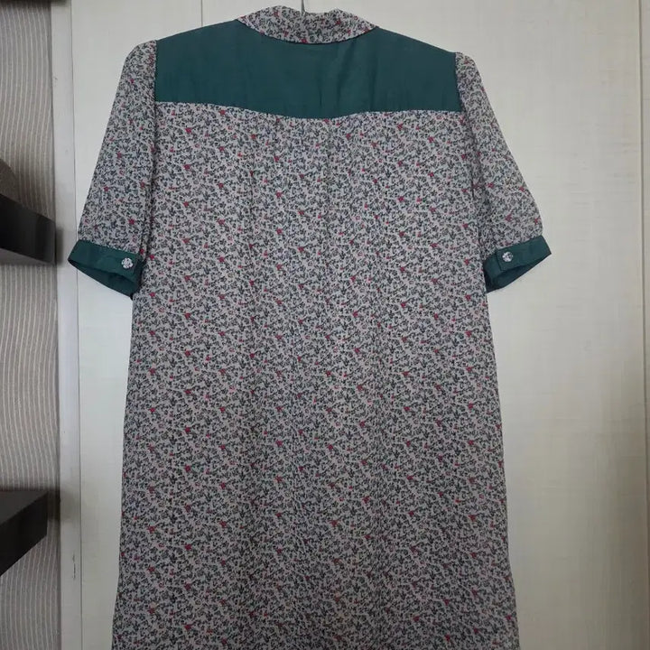 [SOLD OUT] 기비 (givy)블라우스 55사이즈