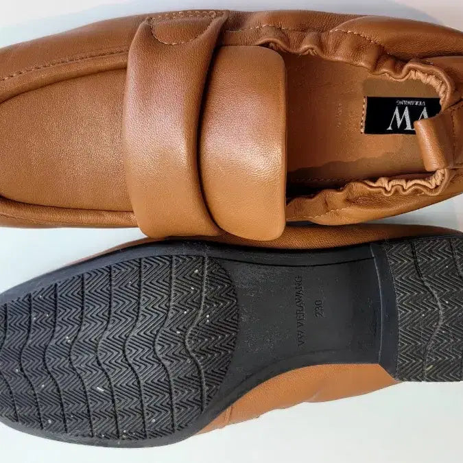 [BUNJANG] Vera Wang Leather Flat Loafers Brown / VW 베라왕 가죽 플랫 로퍼 브라운