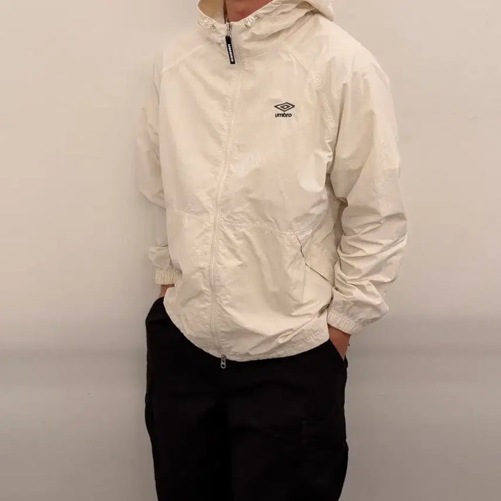 [SOLD OUT] 엄브로 오버핏 바람막이