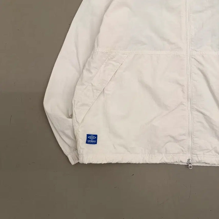 [SOLD OUT] 엄브로 오버핏 바람막이
