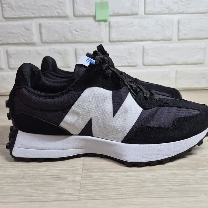 [BUNJANG] New Balance 327 Black/White Sneakers 270mm / 뉴발란스 327 검흰 스니커즈 270mm