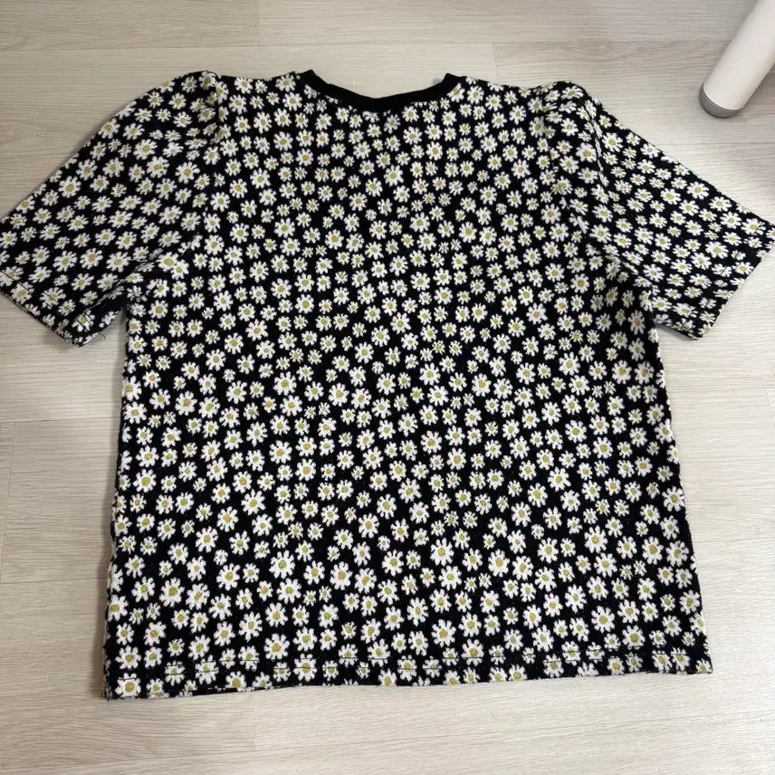 [BUNJANG] ab.f.z Daisy Pattern Knit T-Shirt / ab.f.z 데이지 패턴 니트 티셔츠