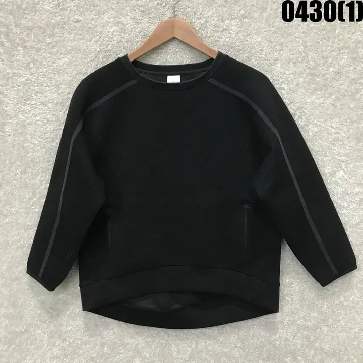 [BUNJANG] Descente Black Line Detail Sweatshirt T-Shirt / 데상트 블랙 라인 포인트 맨투맨 티셔츠 s