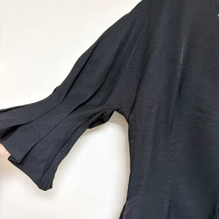 [BUNJANG] NAIN Puff Sleeve Black Slim Fit Dress (New) / ((새상품) NAIN 퍼프소매 블랙 슬림핏 원피스
