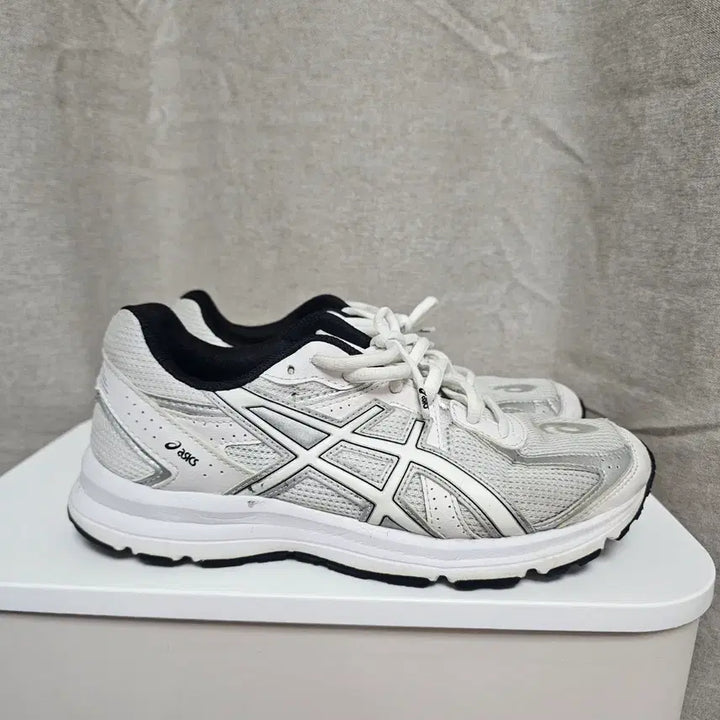 [SOLD OUT] .250아식스 조그100s  흰색 운동화   -887