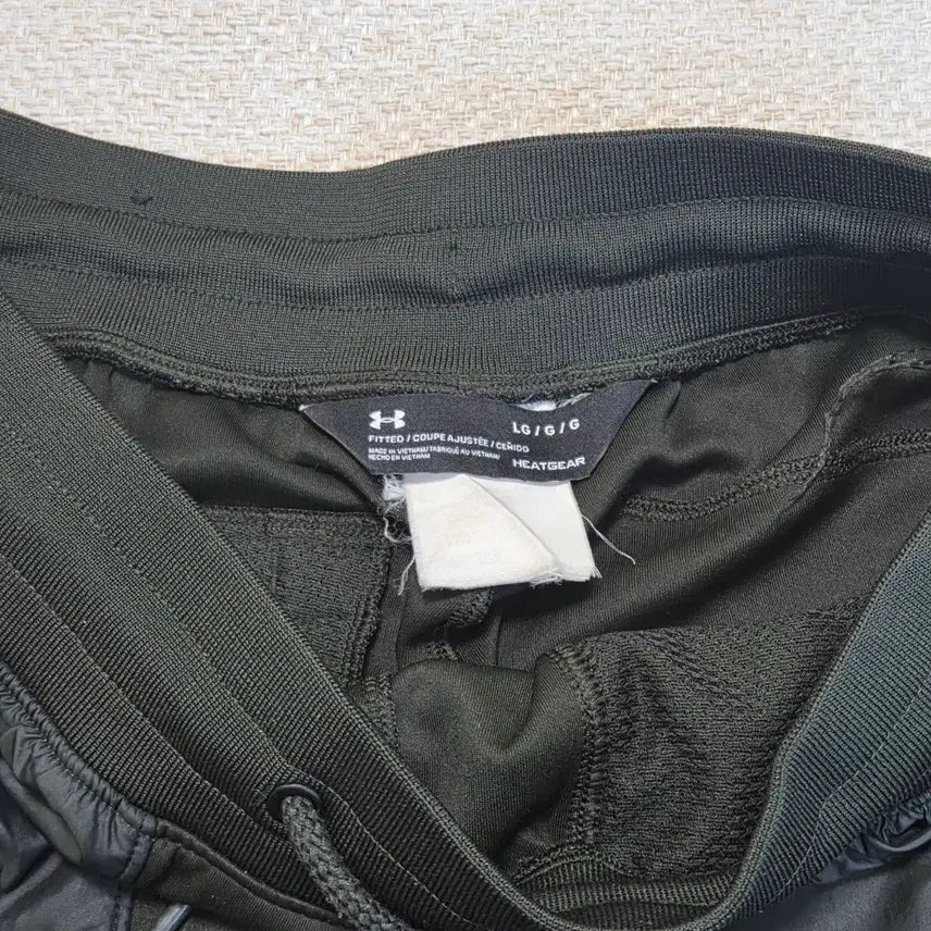 [BUNJANG] Under Armour Khaki Jogger Pants / Under Armour 언더아머 카키 조거팬츠