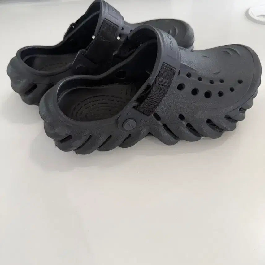 [BUNJANG] Crocs Black Sandals J3 (210mm) / 크록스 블랙 샌들 J3 210mm사이즈