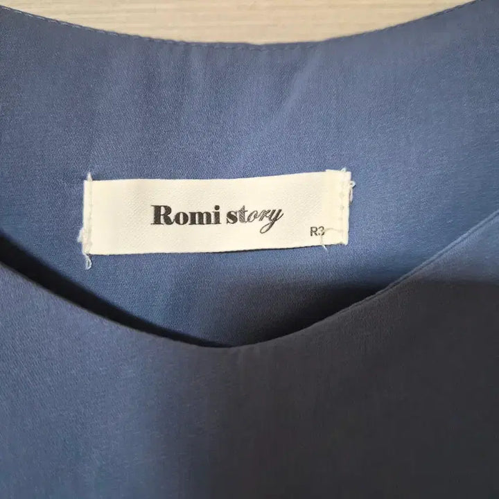 [BUNJANG] Rami Story Navy Sleeveless Blouse (Plus Size) / 빅사이즈Rami story 네이비색 나시 블라우스