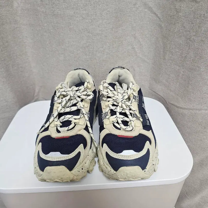 [BUNJANG] Fila Fills-Stone Sneakers Navy/Beige 240 / .240휠라 필즈스톤 운동화 네이비/베이지   .888