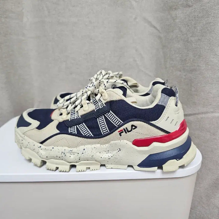[BUNJANG] Fila Fills-Stone Sneakers Navy/Beige 240 / .240휠라 필즈스톤 운동화 네이비/베이지   .888