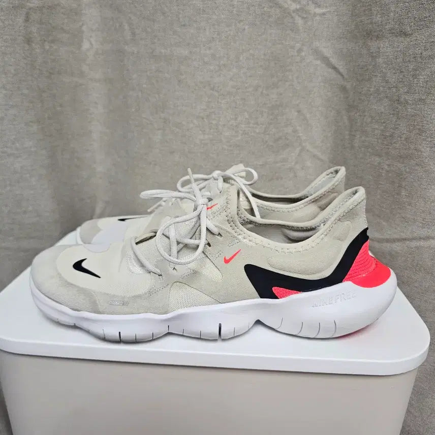 [BUNJANG] Nike Free Run 5.0 Sneakers Ivory/Fluorescent / .275나이키 프리 런 5.0운동화 아이보리/형광   -889