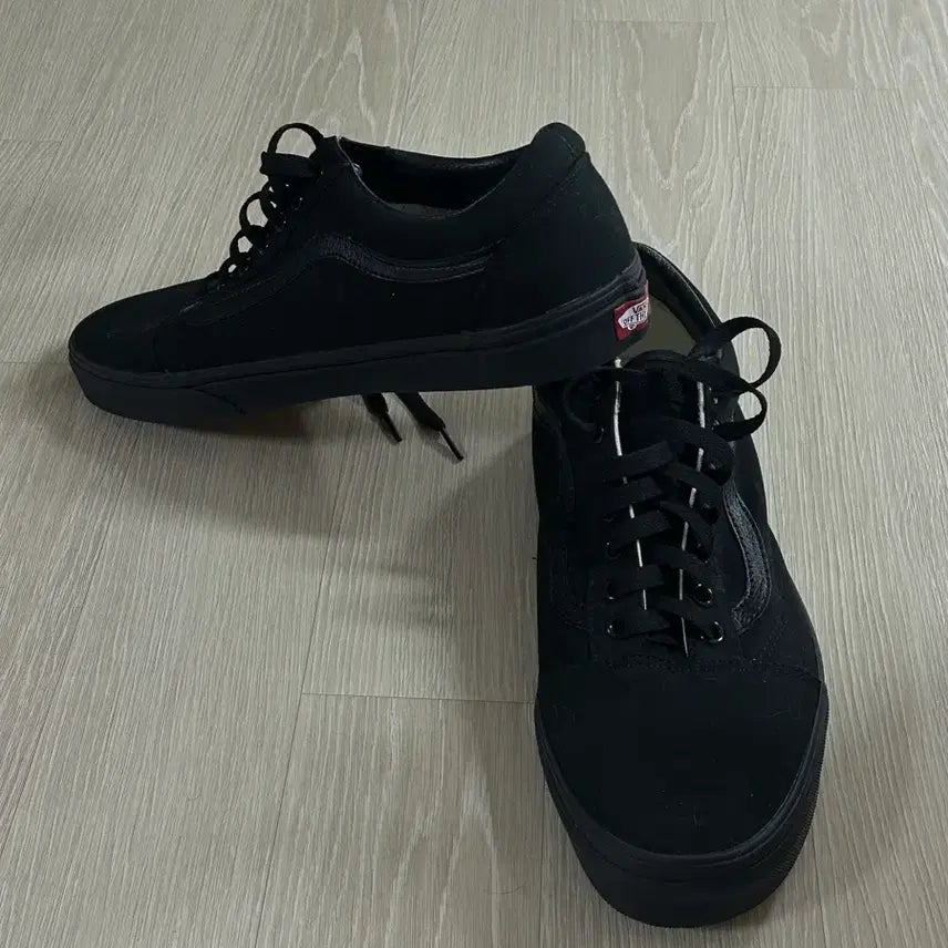 [BUNJANG] Vans Old Skool Black Sneakers / 반스 올드스쿨 블랙 스니커즈