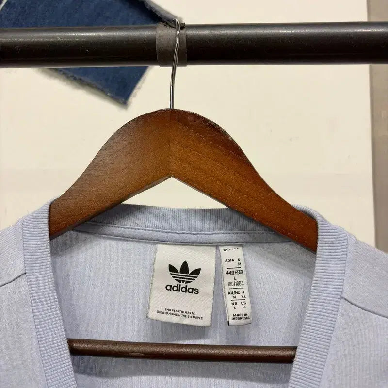 [BUNJANG] Adidas Europa Light Blue Short Sleeve T-Shirt / (100) 아디다스 스트릿 캐주얼 유로파 라이트블루 반팔 티