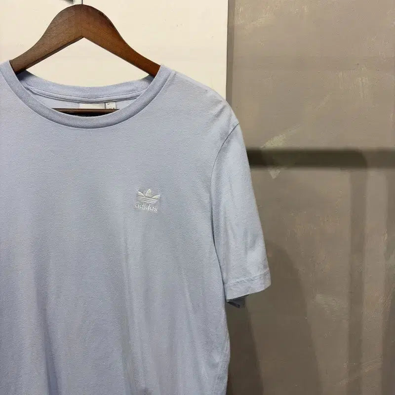[BUNJANG] Adidas Europa Light Blue Short Sleeve T-Shirt / (100) 아디다스 스트릿 캐주얼 유로파 라이트블루 반팔 티