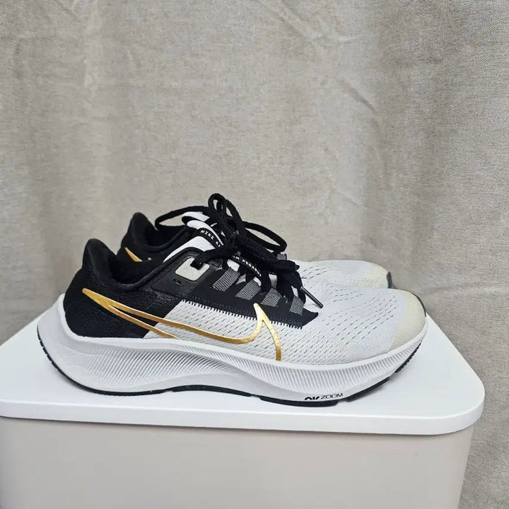 [BUNJANG] Nike Air Zoom Pegasus 38 Sneakers (240) / 240나이키 에어 줌 페가수스38  운동화  -890
