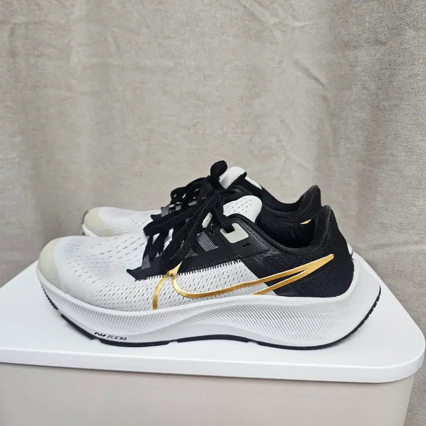 [BUNJANG] Nike Air Zoom Pegasus 38 Sneakers (240) / 240나이키 에어 줌 페가수스38  운동화  -890