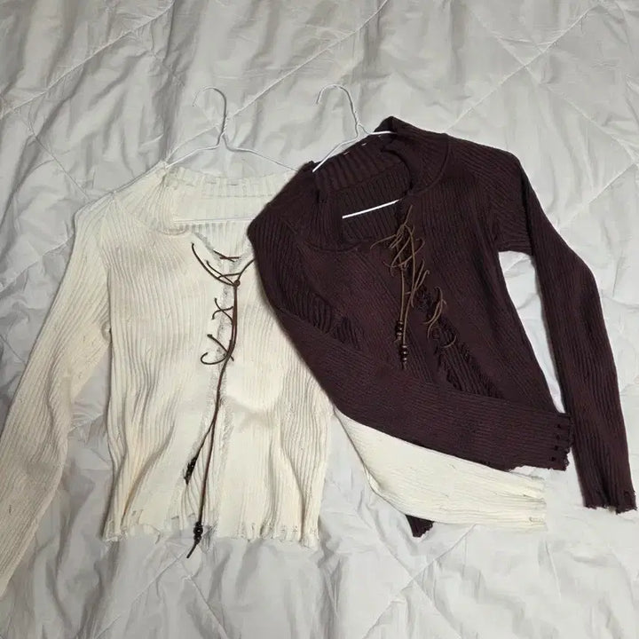 [BUNJANG] Thin Knit Sweater - Ivory &amp; Brown / 여리여리 얇은 니트 아이보리 &amp; 갈색