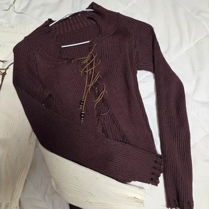 [BUNJANG] Thin Knit Sweater - Ivory &amp; Brown / 여리여리 얇은 니트 아이보리 &amp; 갈색