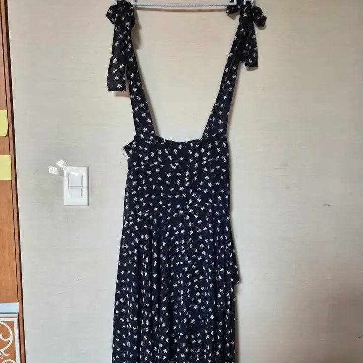 [BUNJANG] Floral Print Strap Dress / 꽃무늬 끈 멜빵 원피스