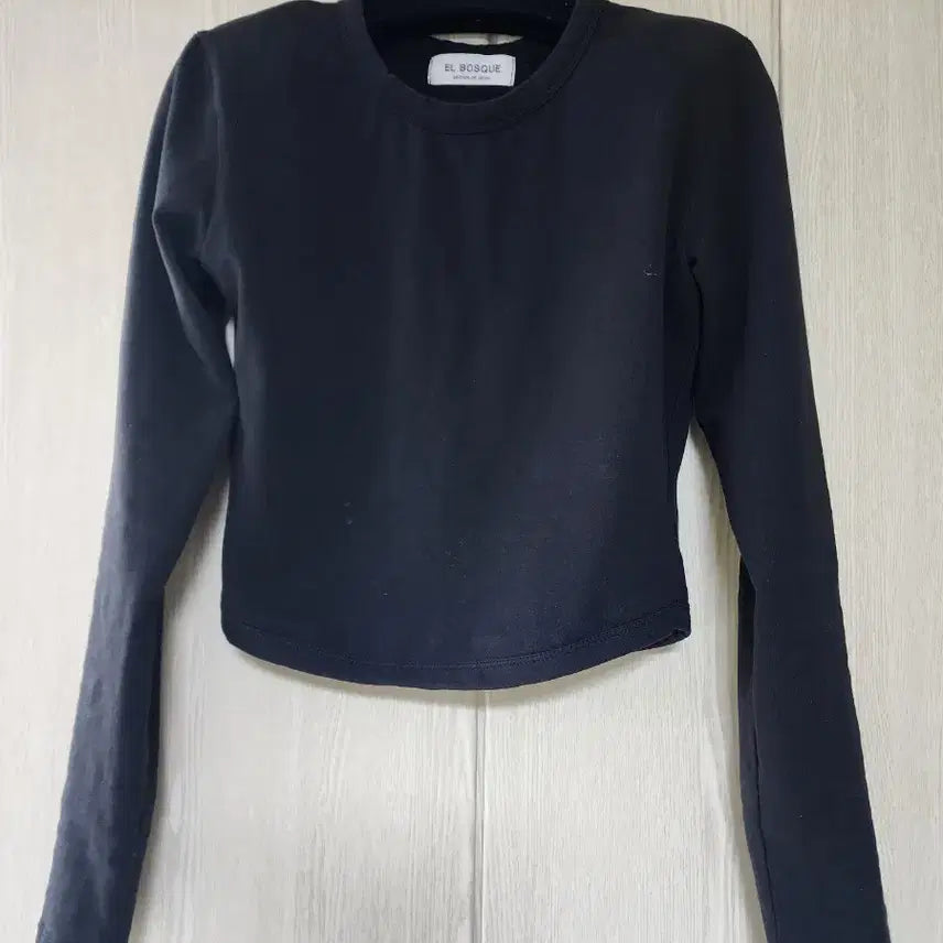 [BUNJANG] Elbosk Black Padded Cropped Long-Sleeve T-Shirt / 엘보스크 블랙 어깨패드 크롭 긴팔티
