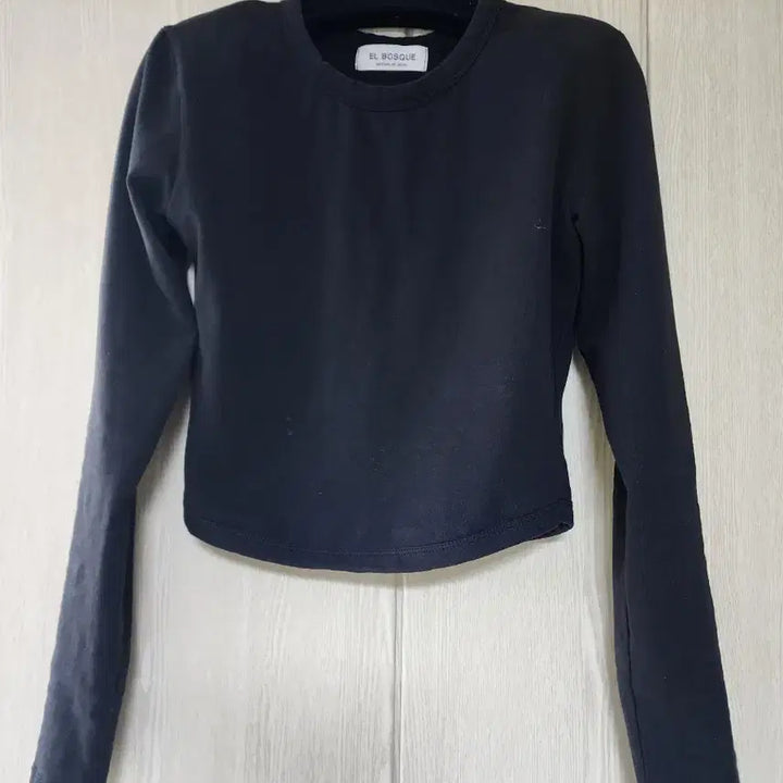 [BUNJANG] Elbosk Black Padded Cropped Long-Sleeve T-Shirt / 엘보스크 블랙 어깨패드 크롭 긴팔티