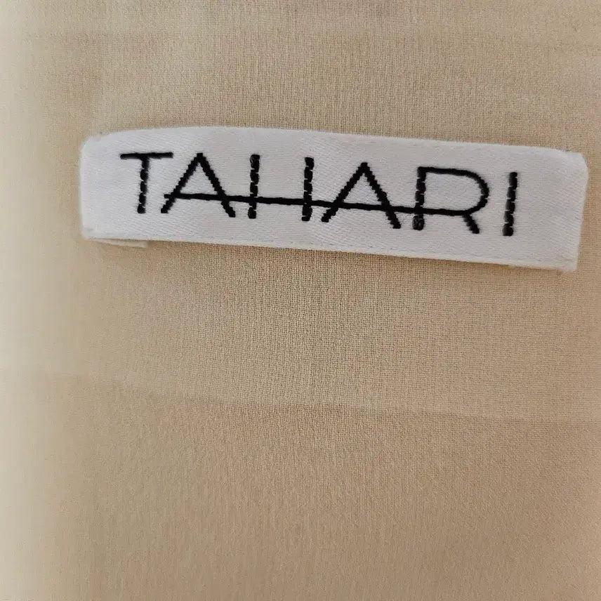 [SOLD OUT] TAHARI 실크  크림롱 스커트