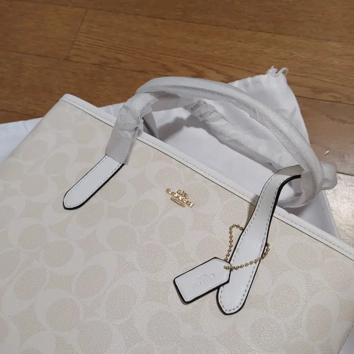 [BUNJANG] Coach Ivory Logo Tote Bag / 코치 토드백 새상품