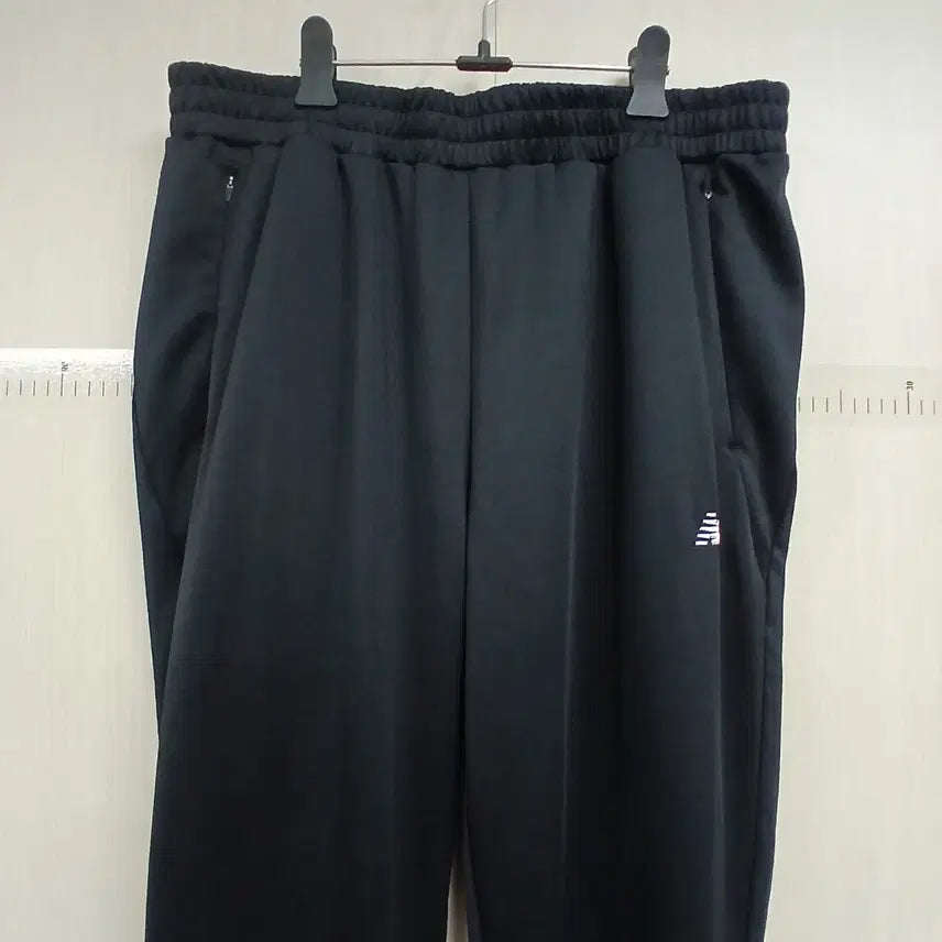 [BUNJANG] New Balance Black Training Pants / 뉴발란스 검정색 트레이닝 바지