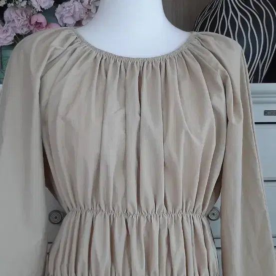 [BUNJANG] Beige Midi Dress with 3-Tiered Waist Banding / 베이지원피스 예뻐요~