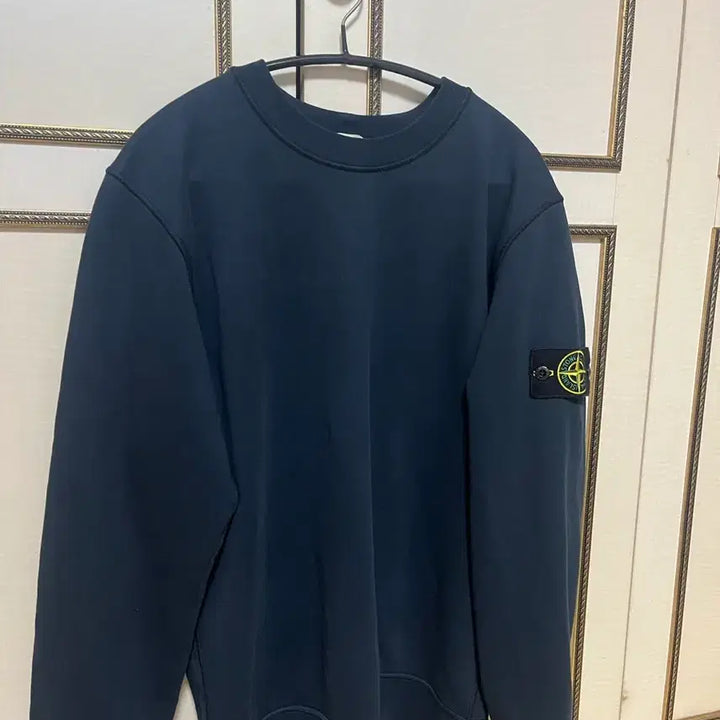 [SOLD OUT] [M] 스톤아일랜드 네이비 맨투맨