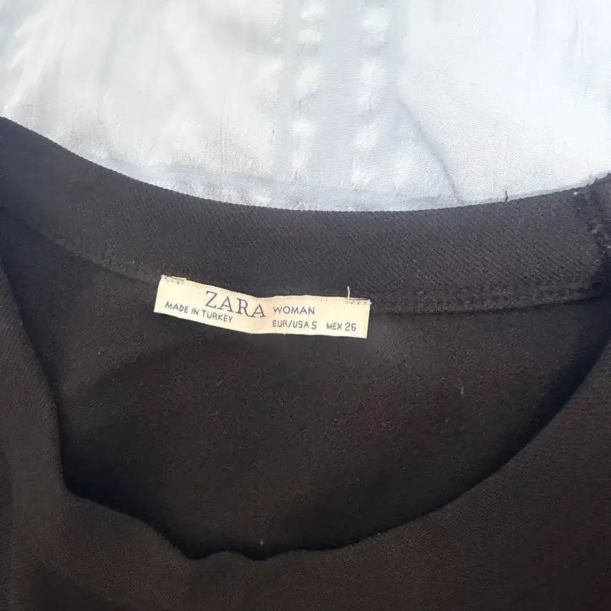 [BUNJANG] Black Long Sleeve Top S Size / 블랙 긴팔 탑 S / 유니크 디자인