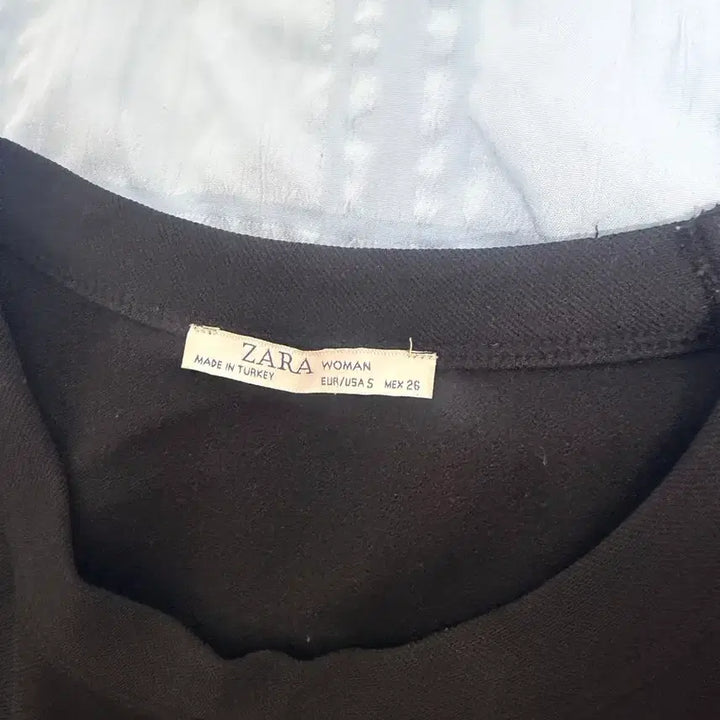 [BUNJANG] Black Long Sleeve Top S Size / 블랙 긴팔 탑 S / 유니크 디자인