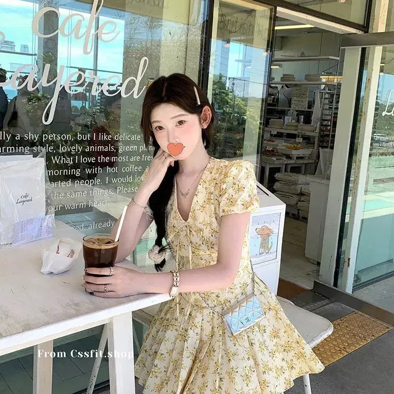 [BUNJANG] Yellow Flower Ribbon V-Neck Mini Dress / 당일발송) 새상품 옐로우 플라워 리본 브이넥 미니원피스