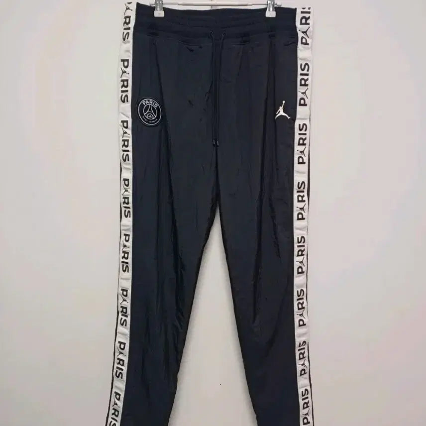 [BUNJANG] Nike Jordan Paris Saint-Germain Track Pants Black / 나이키 조던 파리 생제르망 트랙 바지 블랙