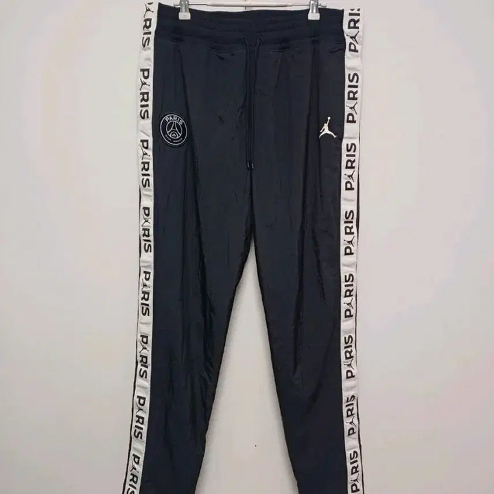 [BUNJANG] Nike Jordan Paris Saint-Germain Track Pants Black / 나이키 조던 파리 생제르망 트랙 바지 블랙