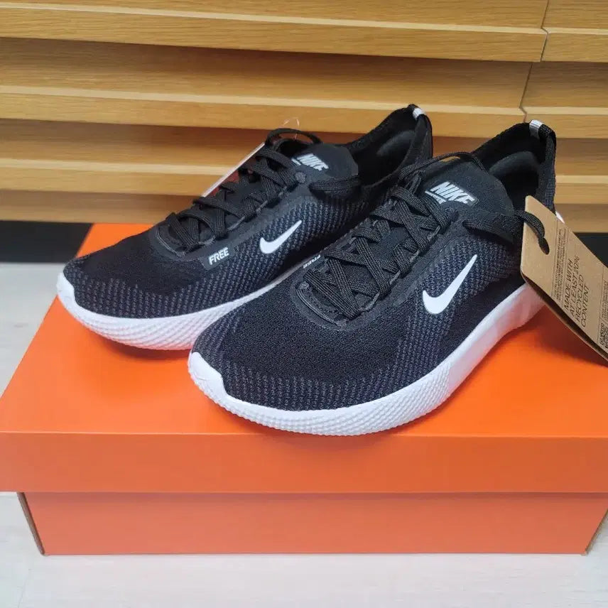 [BUNJANG] Nike Free Run Black Sneakers (240mm) / 나이키 프리 런 블랙 운동화 240 새제품