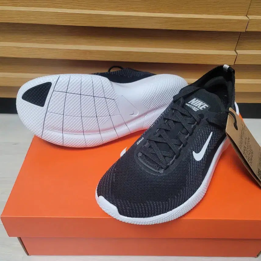 [BUNJANG] Nike Free Run Black Sneakers (240mm) / 나이키 프리 런 블랙 운동화 240 새제품