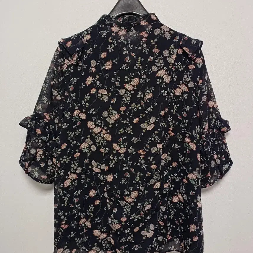 [BUNJANG] J.J. GOTS Chiffon Floral Blouse / jj지고트 쉬폰 블라우스