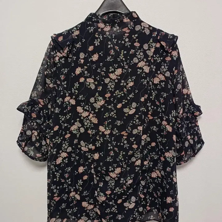 [BUNJANG] J.J. GOTS Chiffon Floral Blouse / jj지고트 쉬폰 블라우스