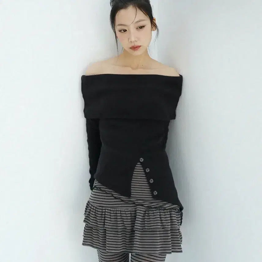 [BUNJANG] Agly Shadow Ruffle Stripe Skirt Pants (Charcoal) / 어글리쉐도우 캉캉 스트라이프 스커트 팬츠(차콜)