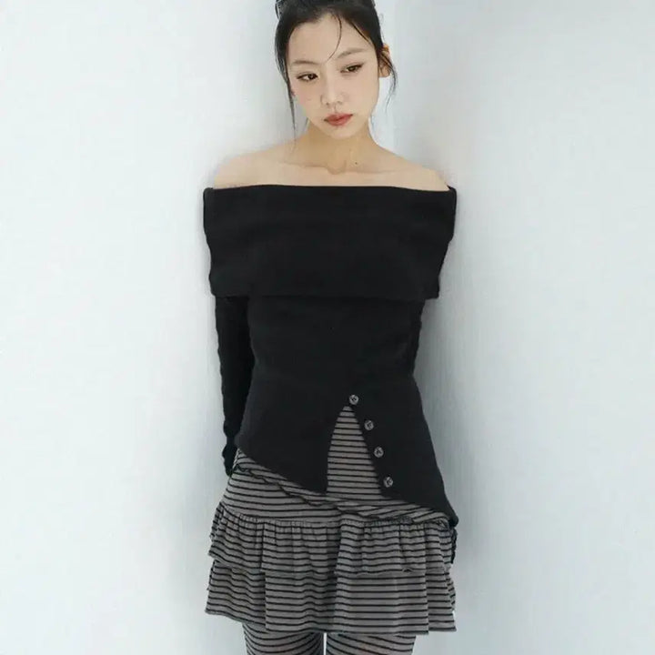 [BUNJANG] Agly Shadow Ruffle Stripe Skirt Pants (Charcoal) / 어글리쉐도우 캉캉 스트라이프 스커트 팬츠(차콜)