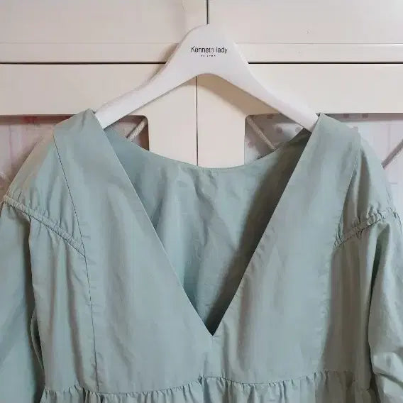[BUNJANG] Zara Mint V-Neck Ruffle Blouse / 자라 블라우스/66