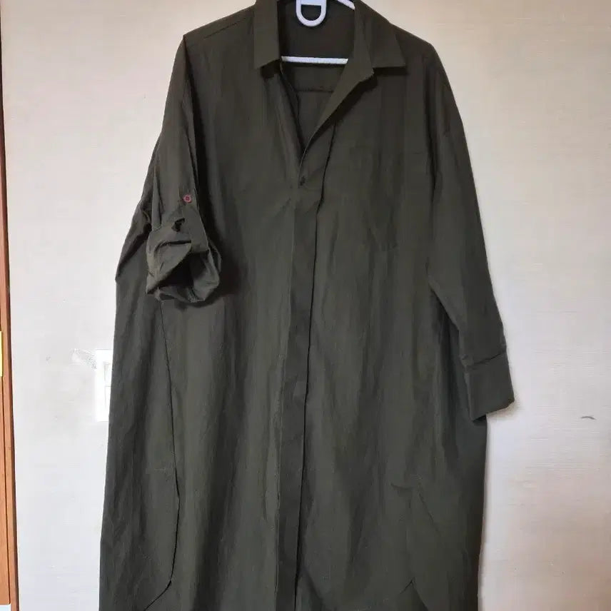 [BUNJANG] Oversized Long Shirt Dress with Roll-up Sleeves in Khaki / 빅사이즈 롱 셔츠 원피스 카키색 롤업 소매