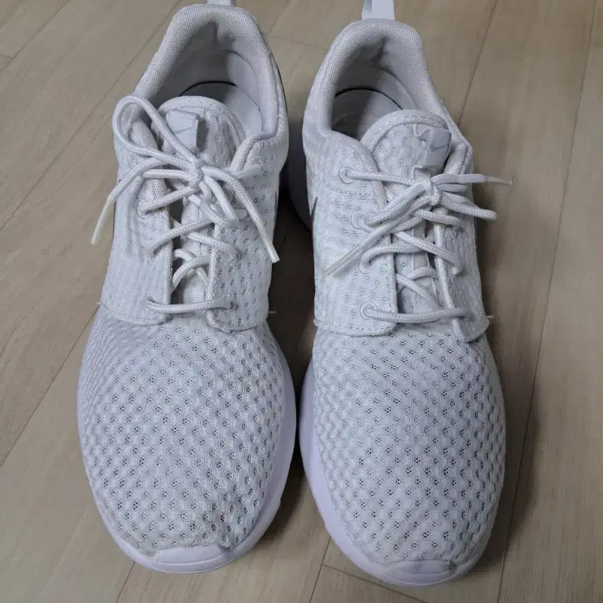 [BUNJANG] Nike Roshe One Bred White Sneakers / 나이키 로쉐원 브레드 화이트 스니커즈. 사이즈 275