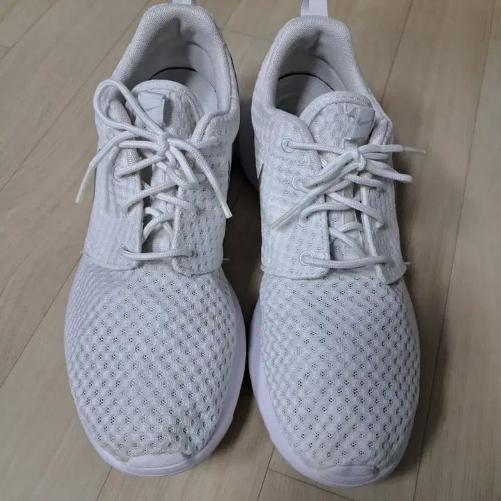 [BUNJANG] Nike Roshe One Bred White Sneakers / 나이키 로쉐원 브레드 화이트 스니커즈. 사이즈 275